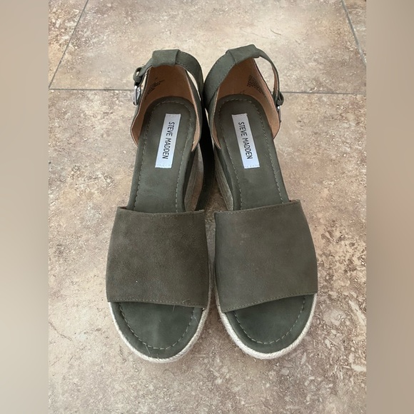 Steve Madden Olive Suede Espadrille. Size 10 - Picture 2 of 5
